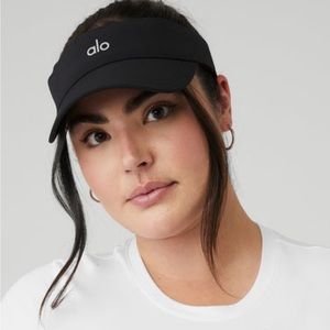 NWT Alo Yoga Captivate Visor